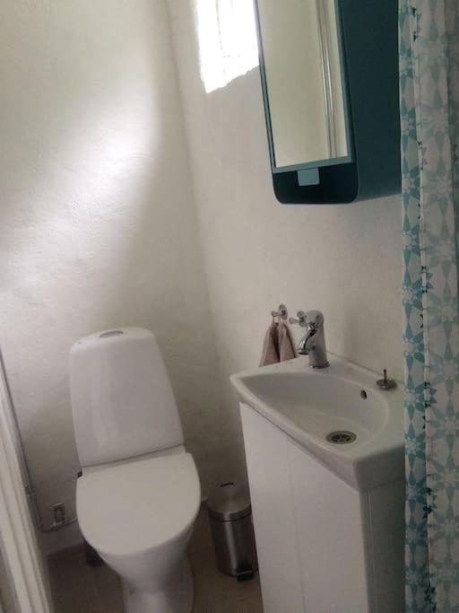 Charmig Liten Laegenhet Pa Oesterlen Sankt Olof Exterior foto